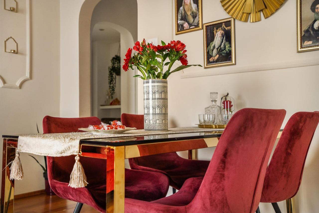 Holt - Gryffindor Tower Villa Bukarest Kültér fotó