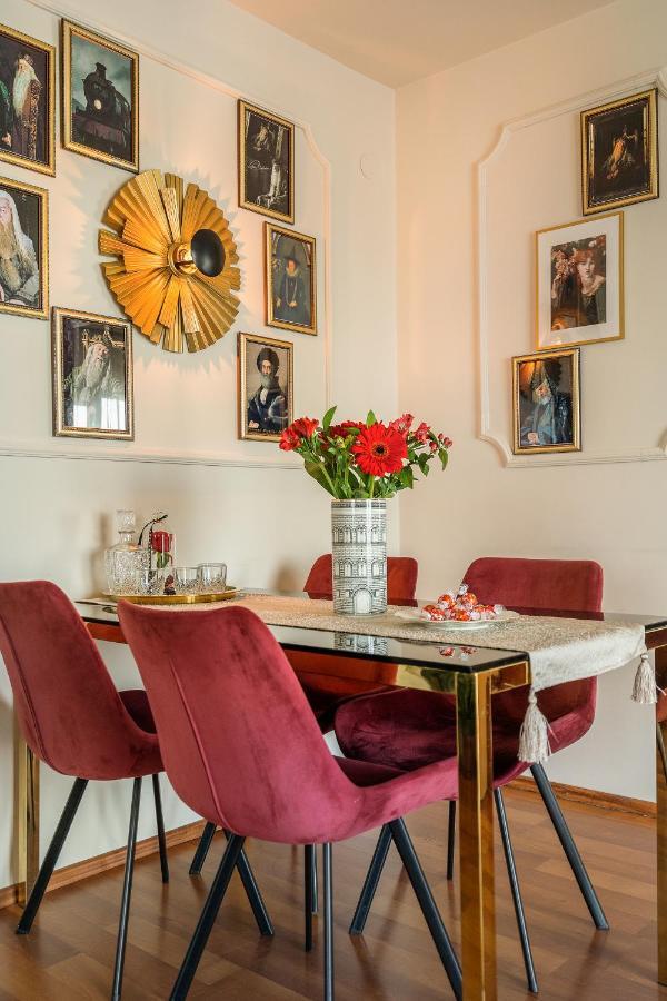 Holt - Gryffindor Tower Villa Bukarest Kültér fotó