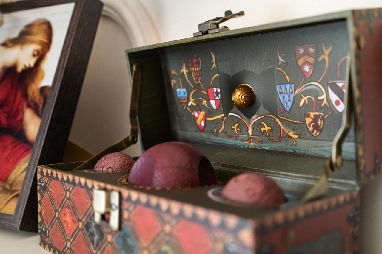 Holt - Gryffindor Tower Villa Bukarest Kültér fotó